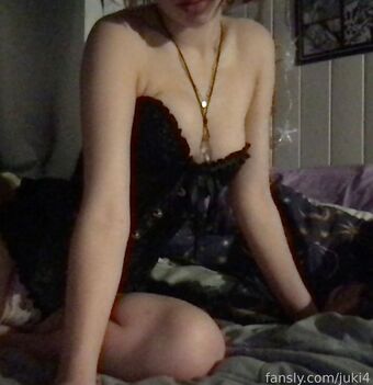 Juki4 Nakenläckor OnlyFans Foto 12