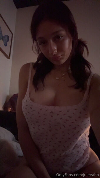 juleeahh Nakenläckor OnlyFans Foto 27