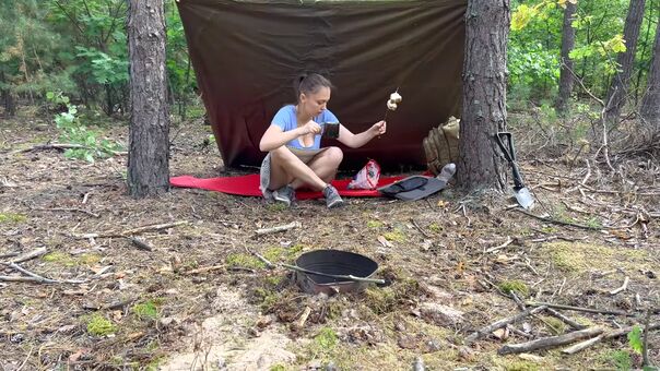 Julia's Adventures Nakenläckor OnlyFans Foto 8