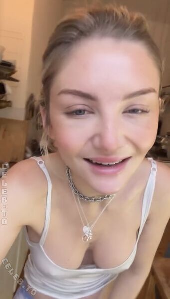 Julia Wulf Nakenläckor OnlyFans Foto 333