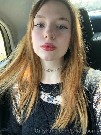 juliabloomy Nakenläckor OnlyFans Foto 12
