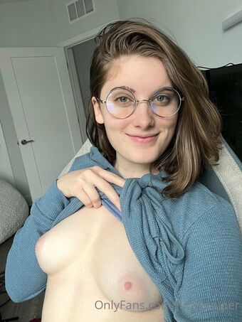 June Juniper Nakenläckor OnlyFans Foto 13