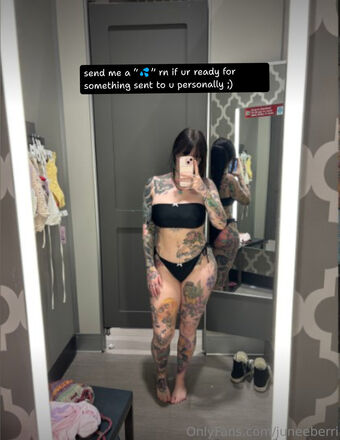 Juneeberri Nakenläckor OnlyFans Foto 11