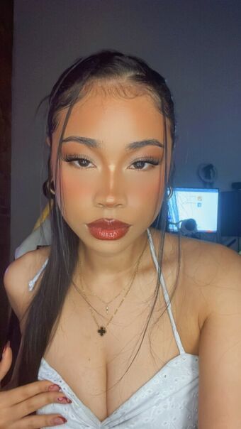 KarelessKitty Nakenläckor OnlyFans Foto 18