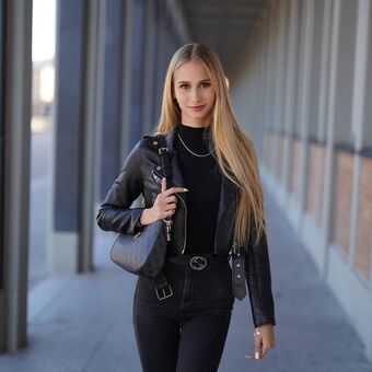 karinabo_ Nakenläckor OnlyFans Foto 4