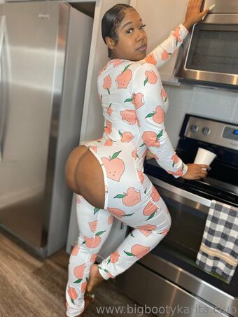 karitamonique Nakenläckor OnlyFans Foto 39