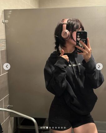 Kariwahh Nakenläckor OnlyFans Foto 43