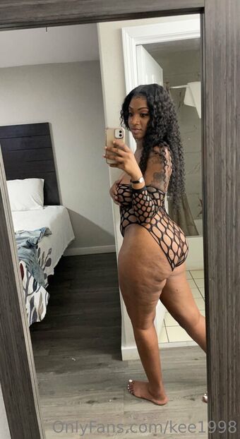 kee1998 Nakenläckor OnlyFans Foto 4