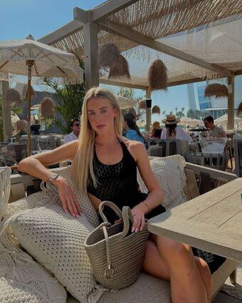 Keely Hodginkinson Nakenläckor OnlyFans Foto 3