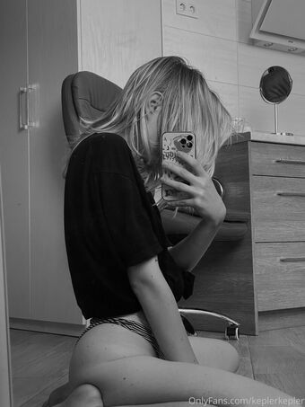 keplerkepler Nakenläckor OnlyFans Foto 19
