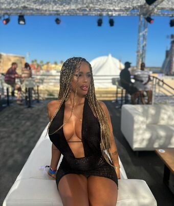 Kika Nakenläckor OnlyFans Foto 11