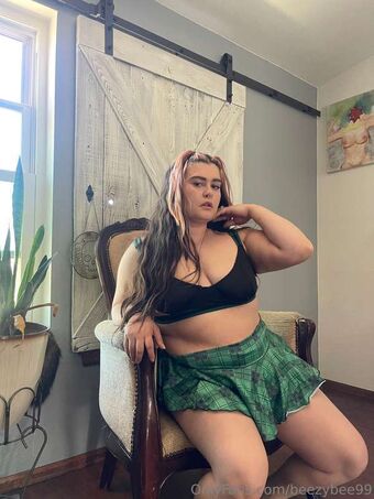 Kimbeezy Nakenläckor OnlyFans Foto 1