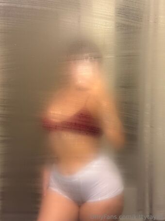kittytaylor Nakenläckor OnlyFans Foto 3