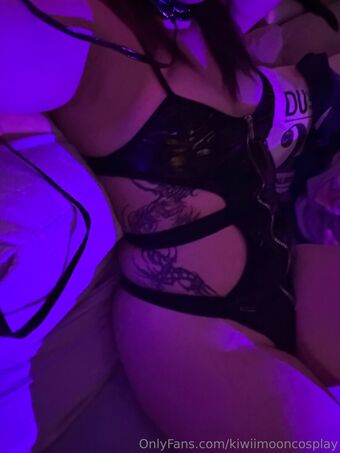kiwiimooncosplay