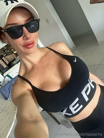 krispeachy Nakenläckor OnlyFans Foto 35
