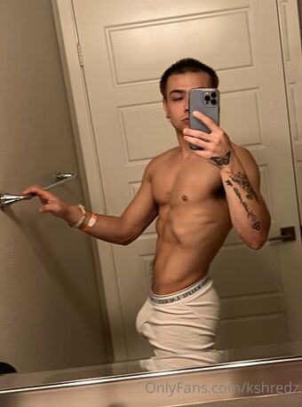 kshredz Nakenläckor OnlyFans Foto 19