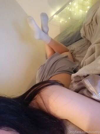 kvvvthy Nakenläckor OnlyFans Foto 9