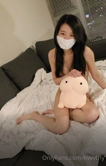 kvvvthy Nakenläckor OnlyFans Foto 13