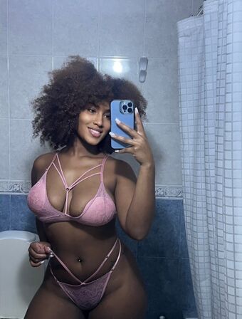 Lailasantiago Nakenläckor OnlyFans Foto 7
