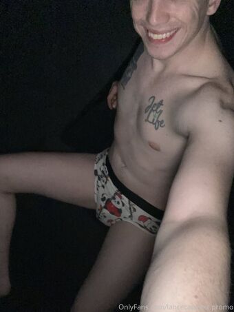 lancecage Nakenläckor OnlyFans Foto 12