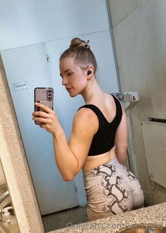 larusa66 Nakenläckor OnlyFans Foto 6