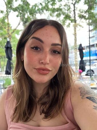 Laur Nakenläckor OnlyFans Foto 14