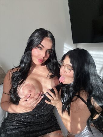 Laura Cookie Nakenläckor OnlyFans Foto 56