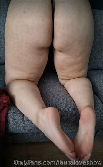 lauraloveshow Nakenläckor OnlyFans Foto 3