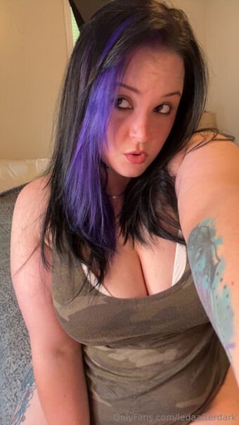 ledaafterdark Nakenläckor OnlyFans Foto 18