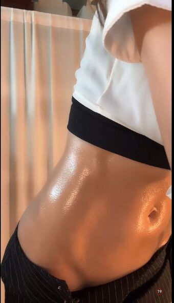 leeezi Nakenläckor OnlyFans Foto 2