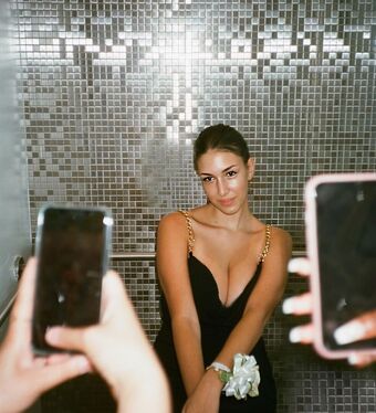 Leilani Azalea Nakenläckor OnlyFans Foto 37