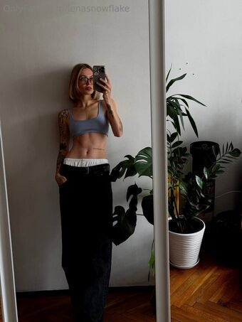 lenasnowflake Nakenläckor OnlyFans Foto 20