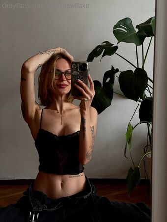 lenasnowflake Nakenläckor OnlyFans Foto 21