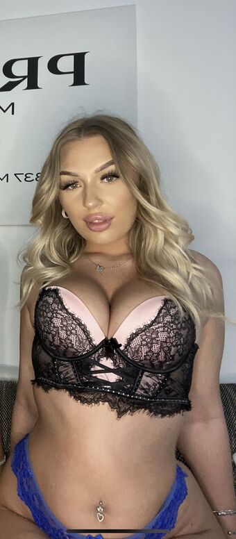 Lenya Nakenläckor OnlyFans Foto 2
