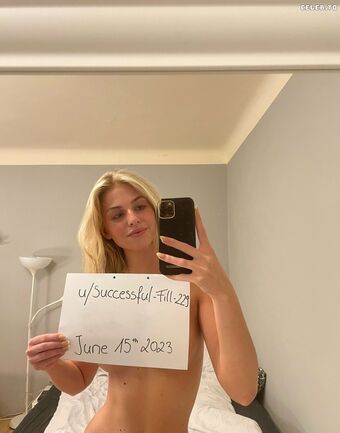 Leona Bauer Nakenläckor OnlyFans Foto 11