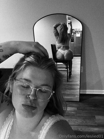 leslied01 Nakenläckor OnlyFans Foto 20