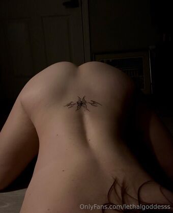lethalgoddesss Nakenläckor OnlyFans Foto 11