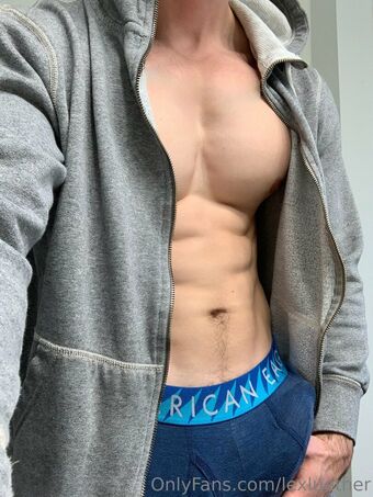 lexluether Nakenläckor OnlyFans Foto 4