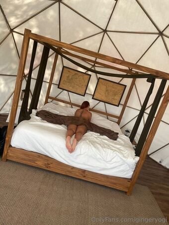 lilithrougee Nakenläckor OnlyFans Foto 10