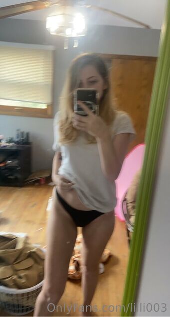 lilli003 Nakenläckor OnlyFans Foto 7