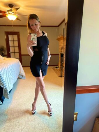 Lily Devyne Nakenläckor OnlyFans Foto 19