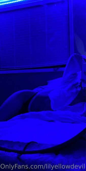 Lilyellowdevil Nakenläckor OnlyFans Foto 4