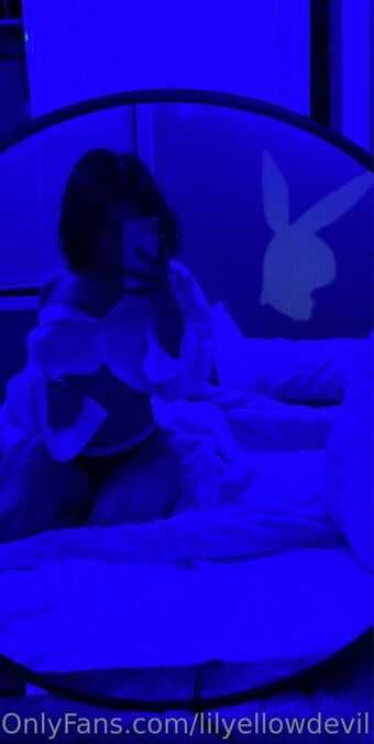 Lilyellowdevil Nakenläckor OnlyFans Foto 6