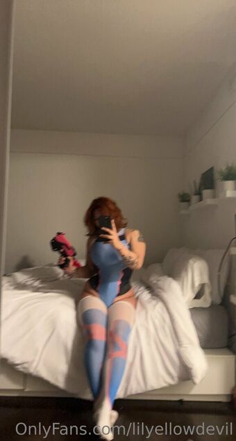 Lilyellowdevil Nakenläckor OnlyFans Foto 14