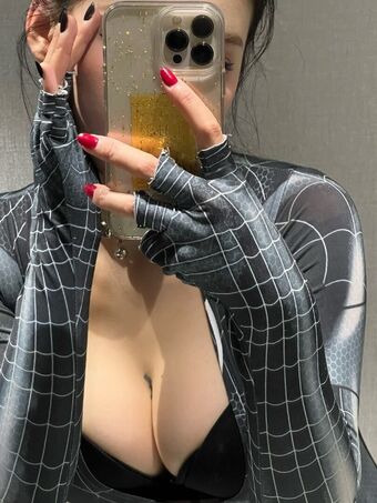 LilyLoo0926 Nakenläckor OnlyFans Foto 4