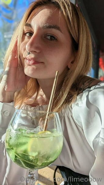limeooow Nakenläckor OnlyFans Foto 18