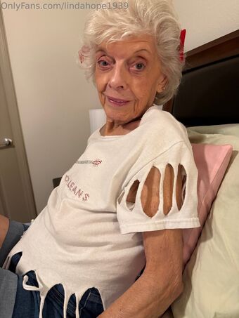 lindahope1939 Nakenläckor OnlyFans Foto 78
