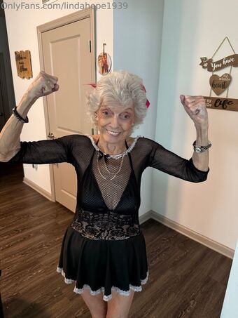 lindahope1939 Nakenläckor OnlyFans Foto 84
