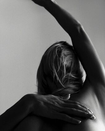 Liya Odesskaya Nakenläckor OnlyFans Foto 10