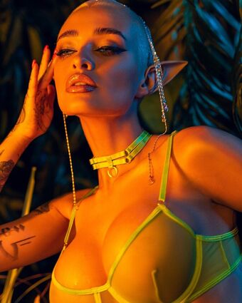 Liya Odesskaya Nakenläckor OnlyFans Foto 14